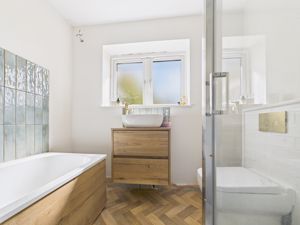 Family Bathroom- click for photo gallery